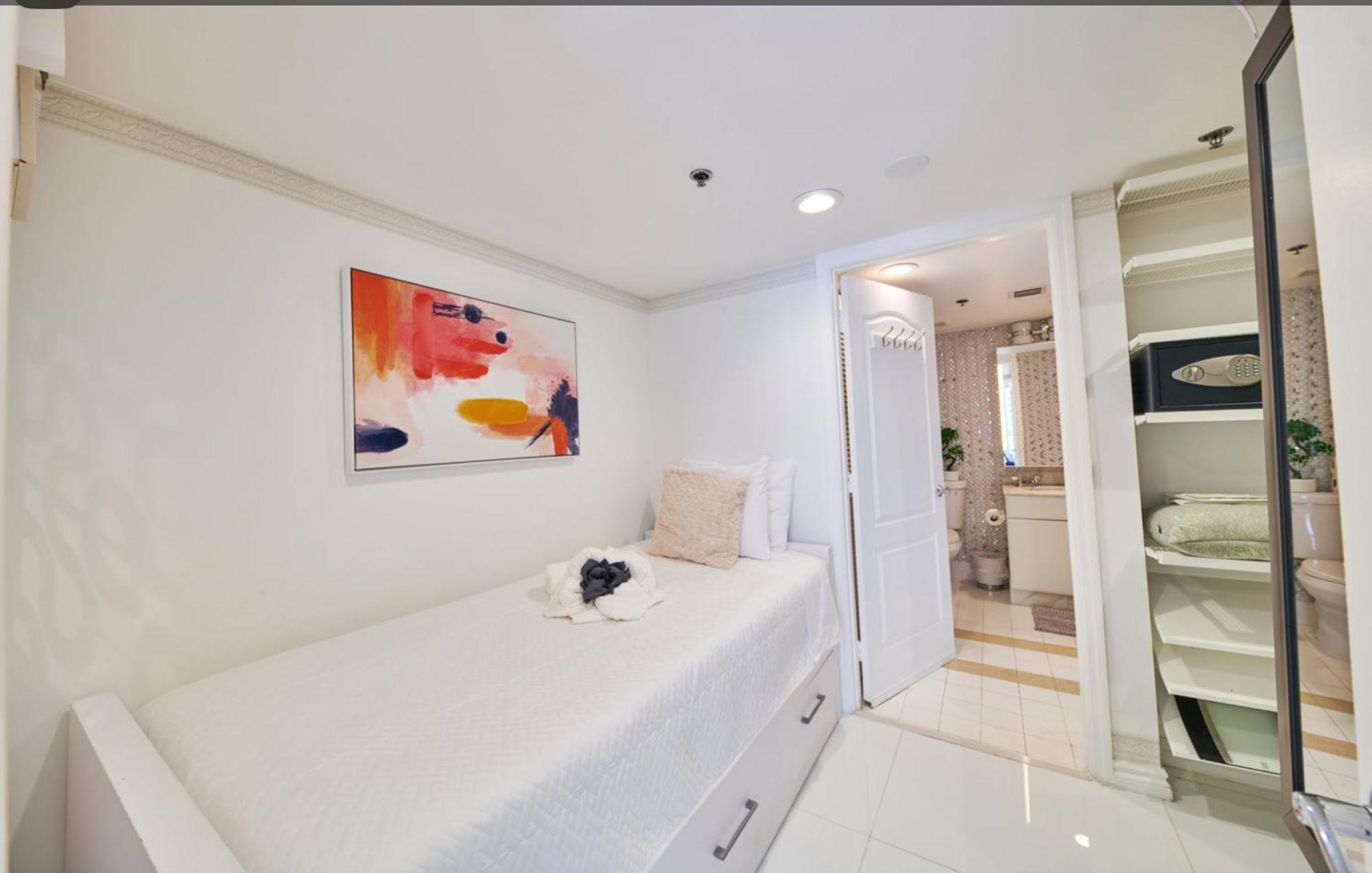 Serene View 1 Br Apartment