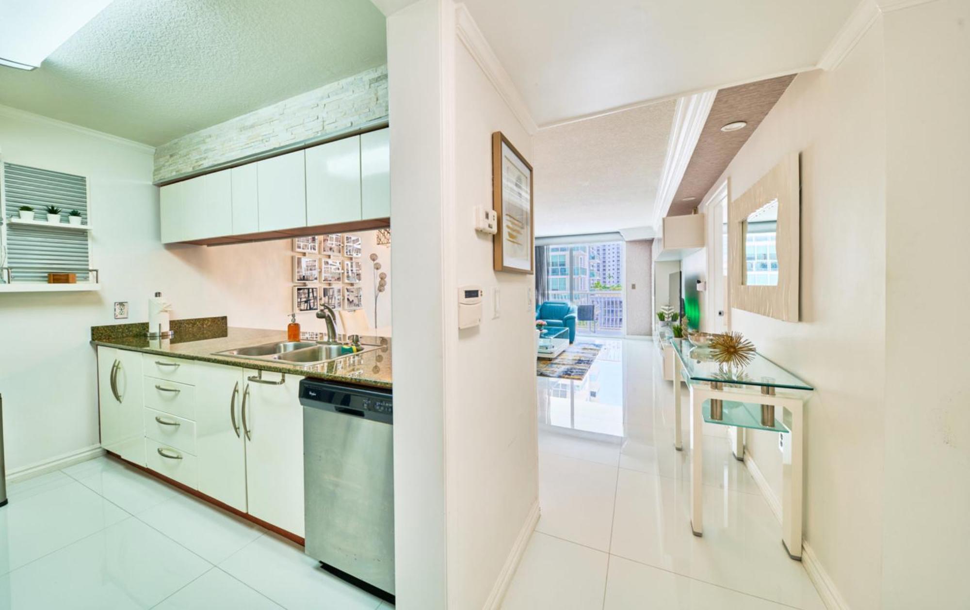 Serene View 1 Br Miami